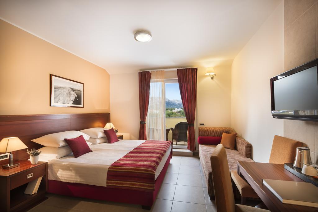 Valamar Atrium Residence Baska  Exterior photo
